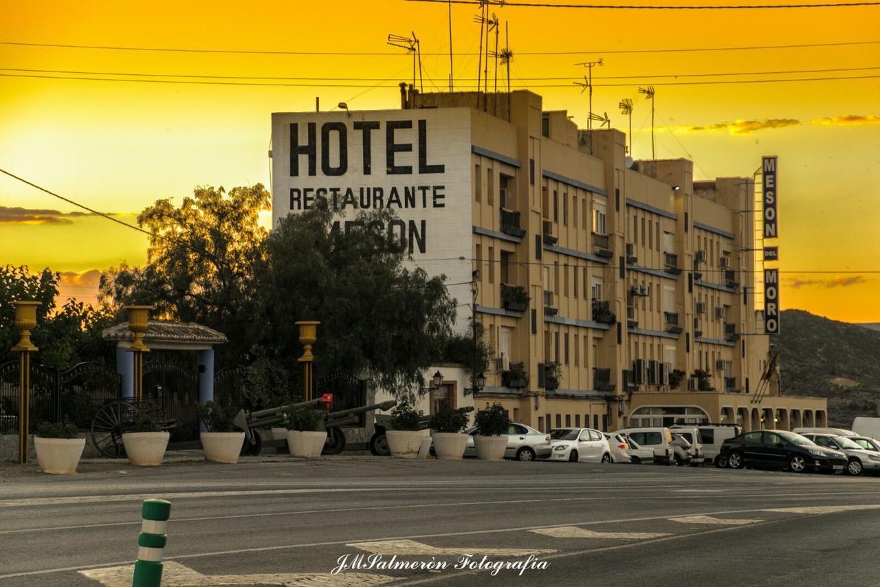 Hotel Meson Del Moro Abaran ภายนอก รูปภาพ